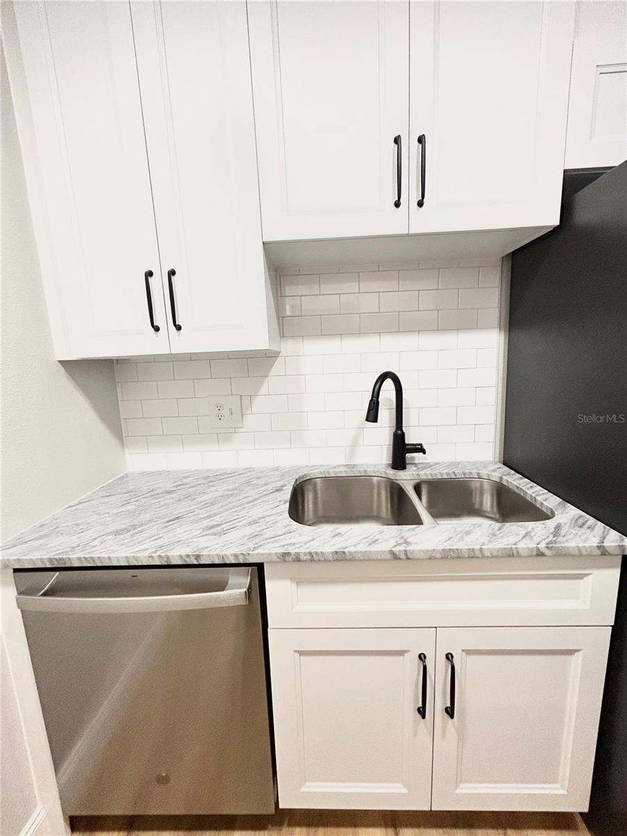 Image 5 of 21 For 3274 Semoran Boulevard 15