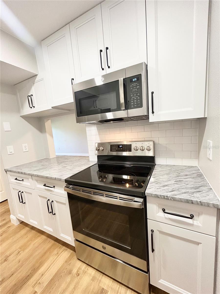 Image 6 of 21 For 3274 Semoran Boulevard 15