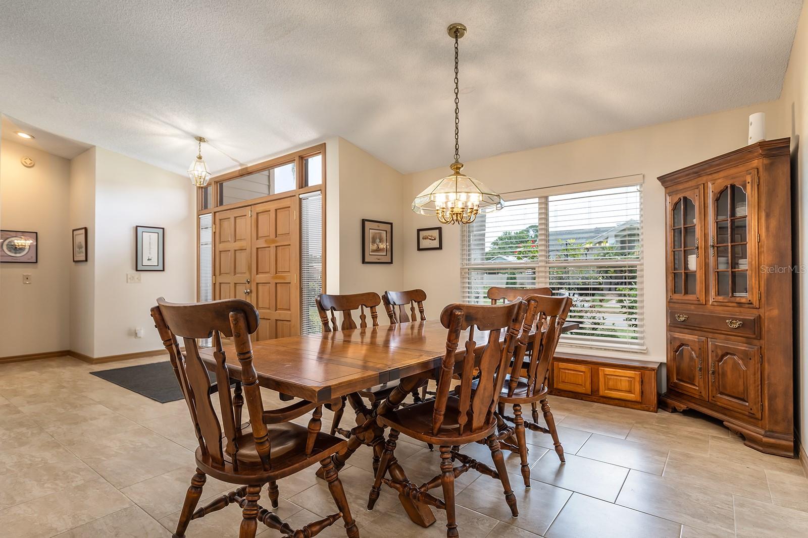 Image 11 of 48 For 812 Silverwood Drive