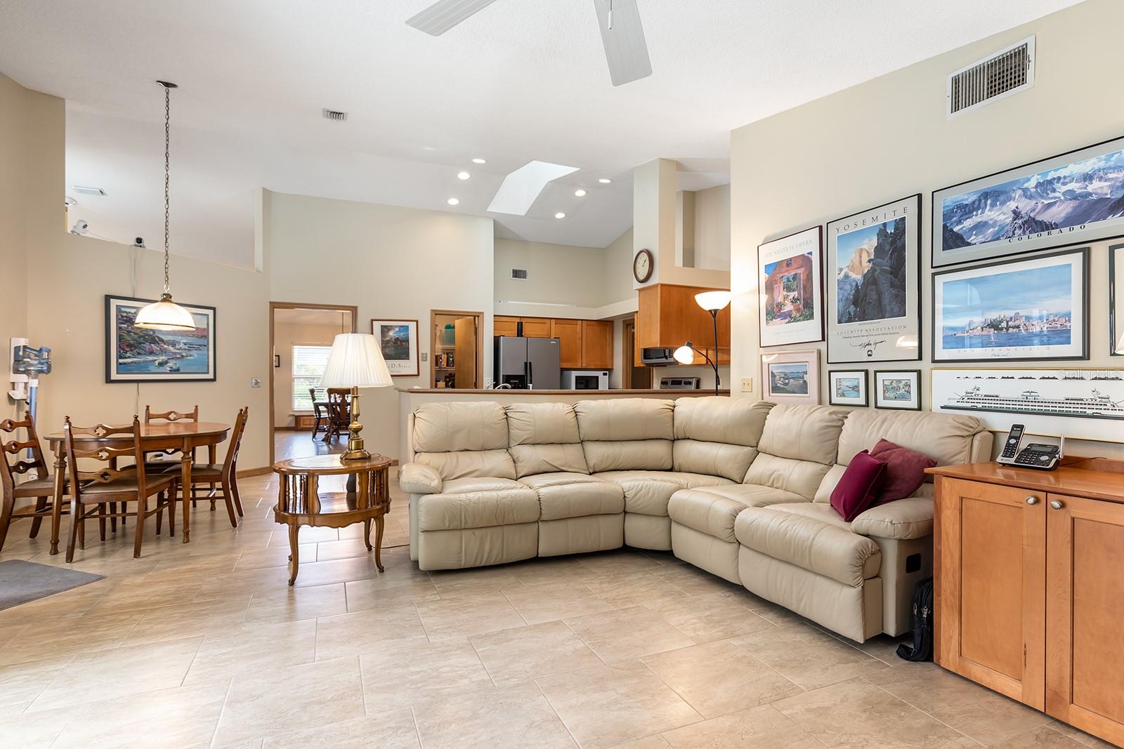 Image 19 of 48 For 812 Silverwood Drive