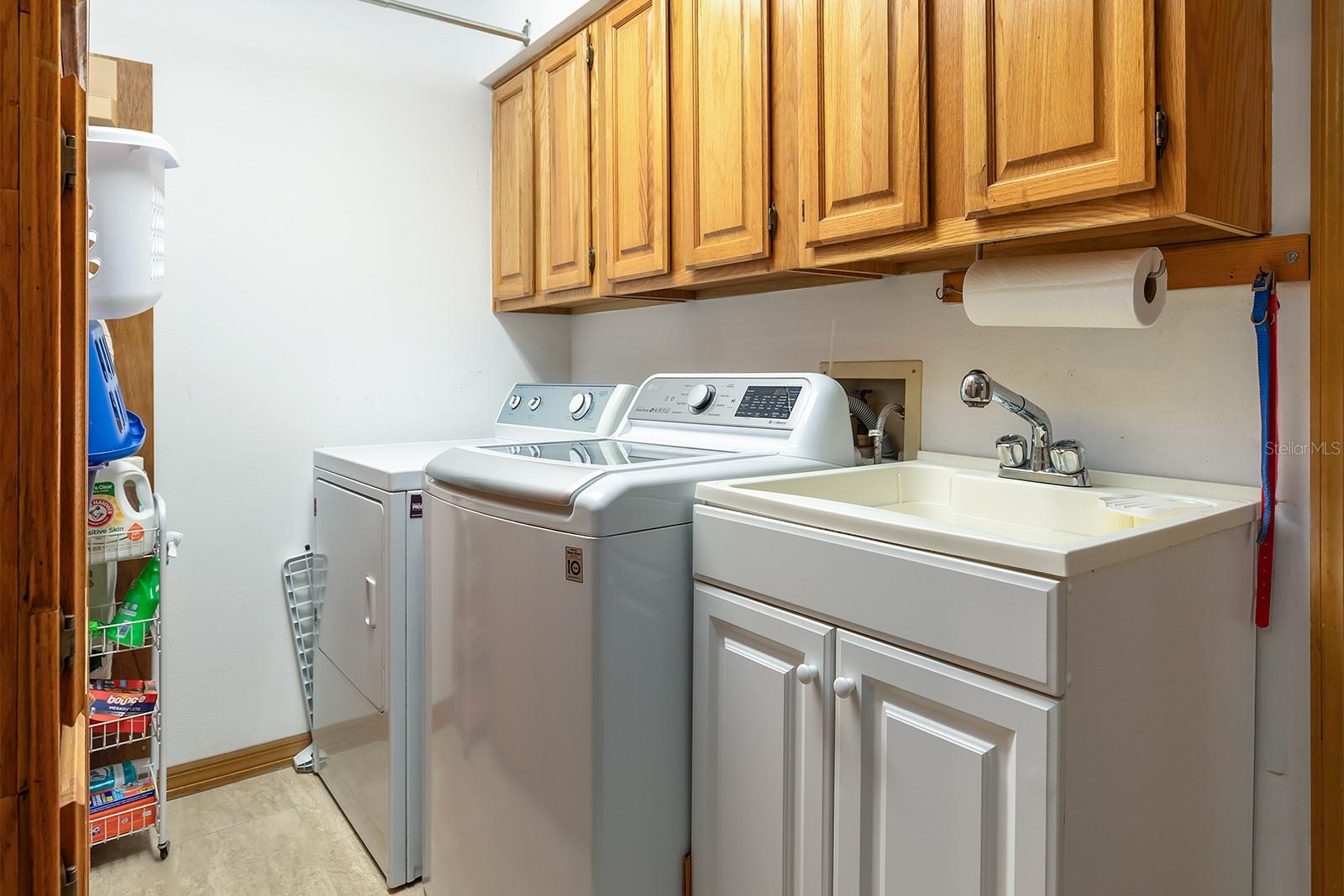 Image 33 of 48 For 812 Silverwood Drive