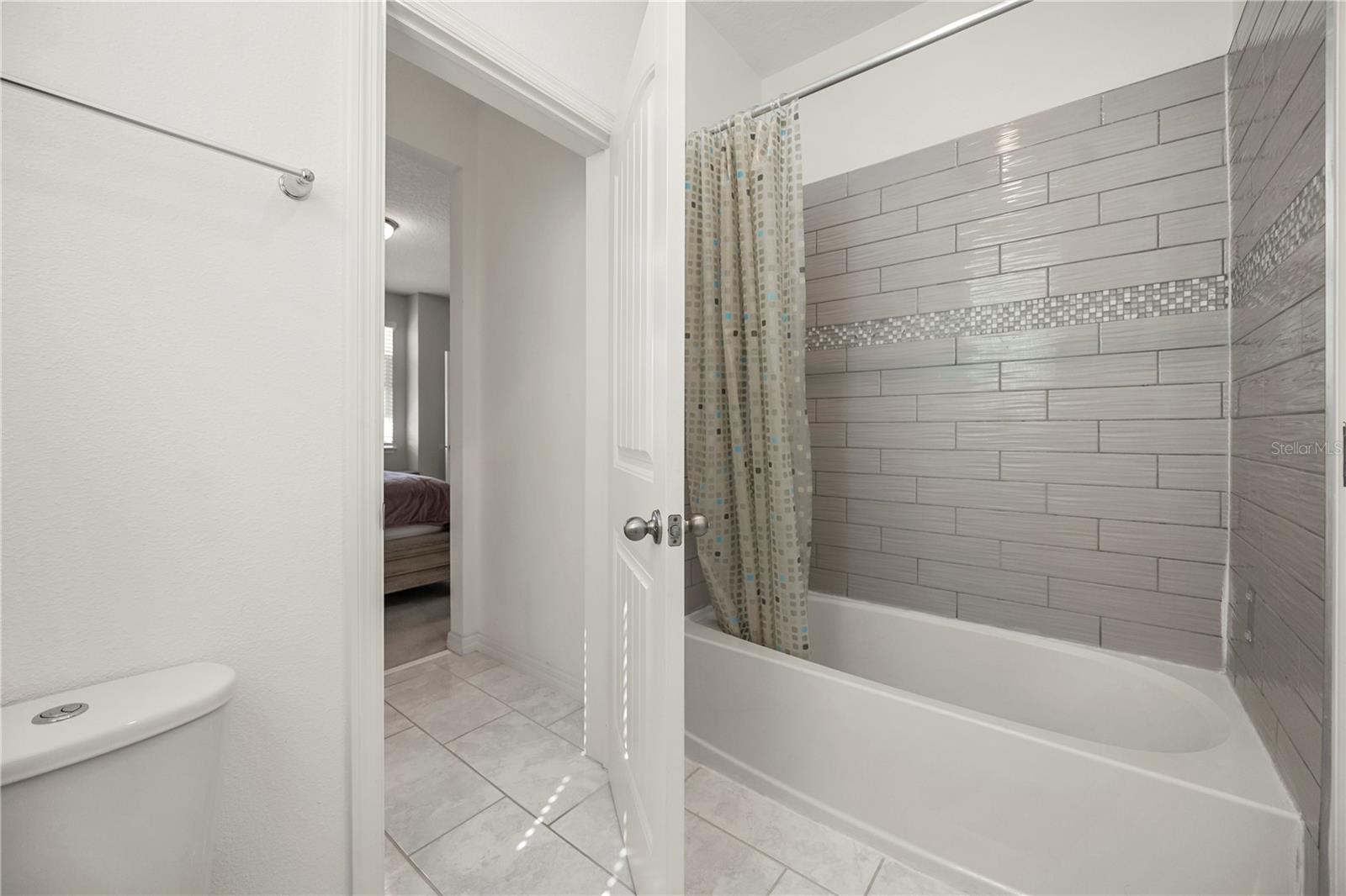 Image 29 of 59 For 9567 Meadow Hunt Way