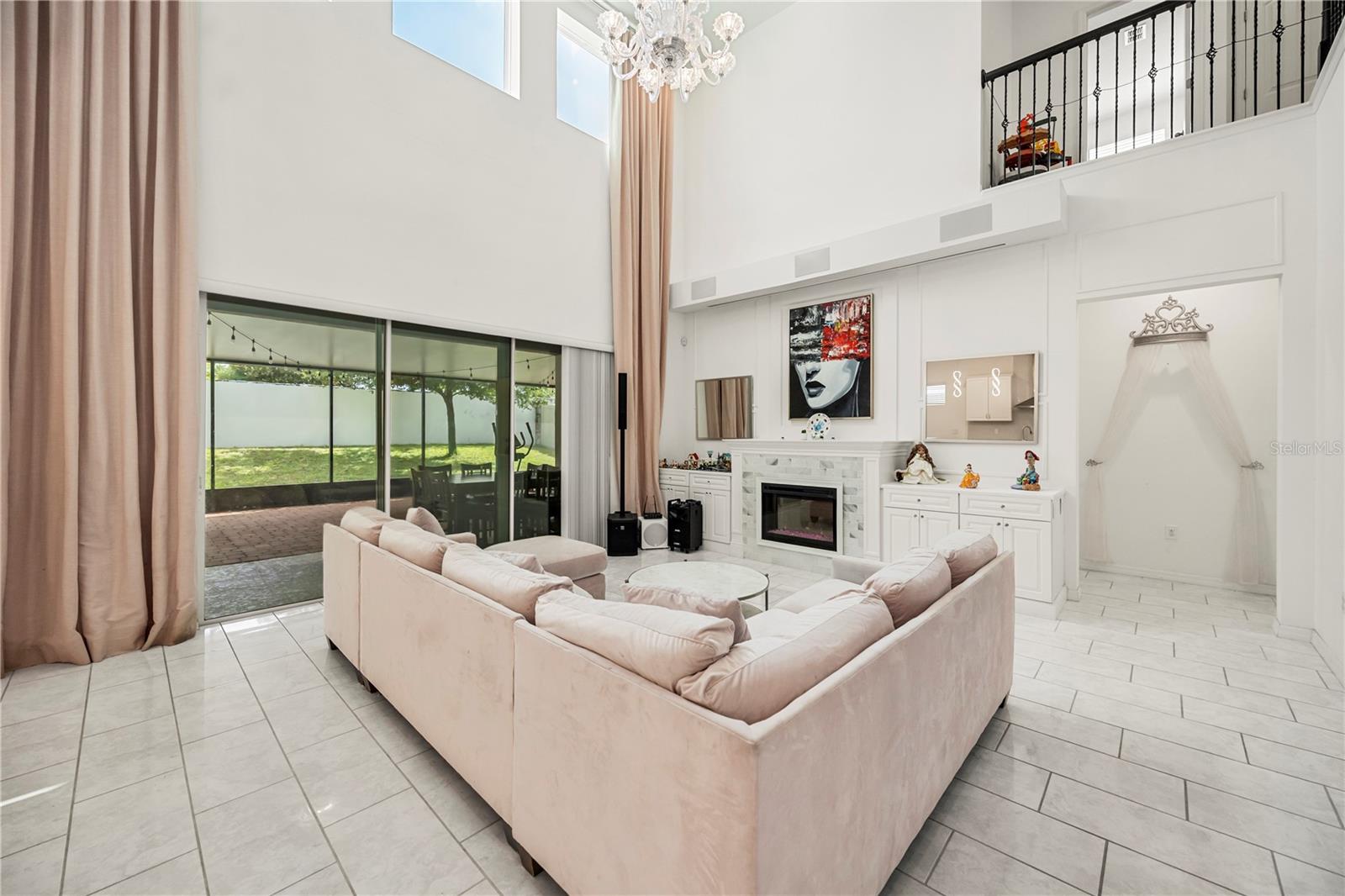Image 4 of 59 For 9567 Meadow Hunt Way