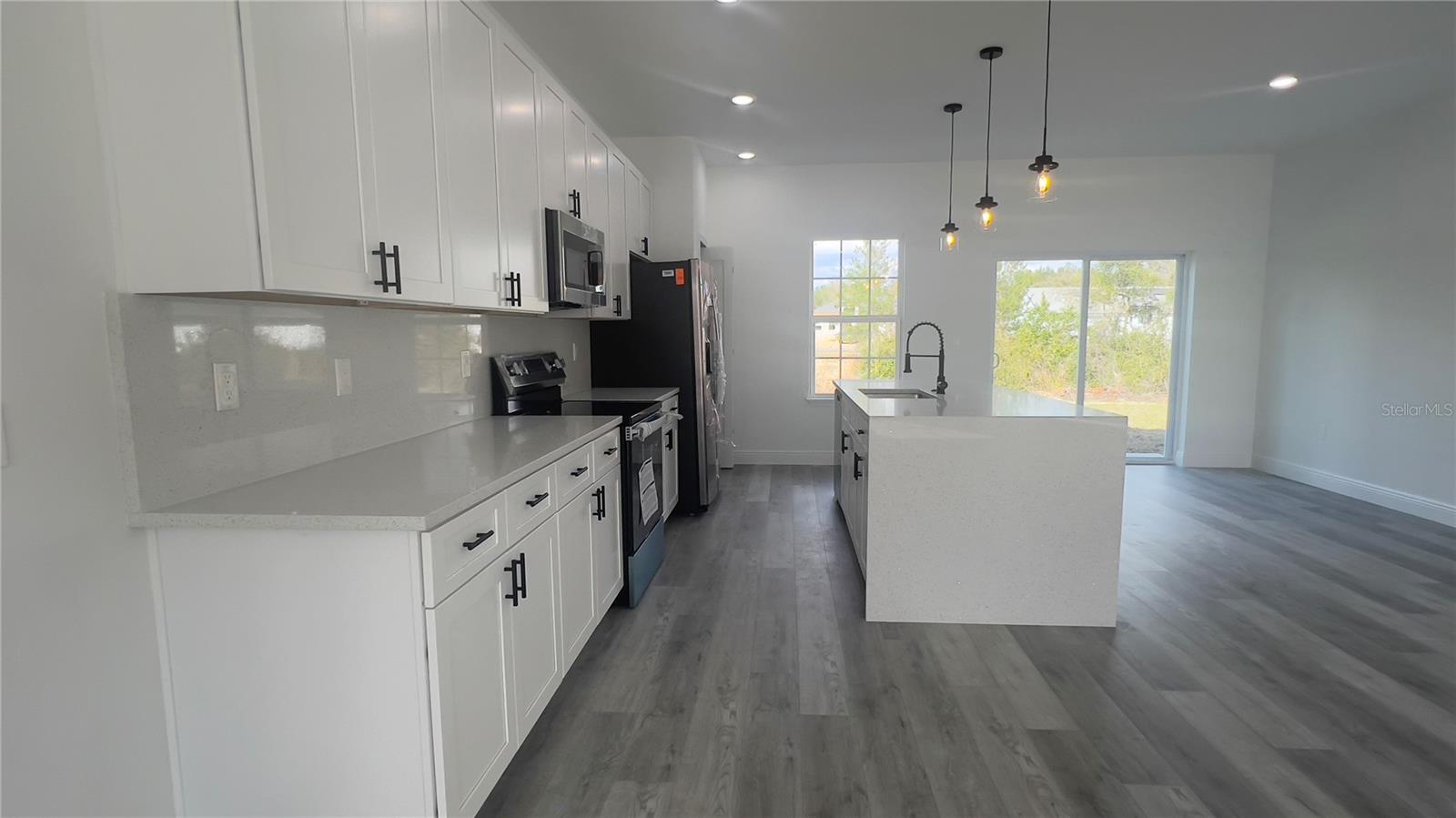 Image 7 of 27 For 2523 159th Lane