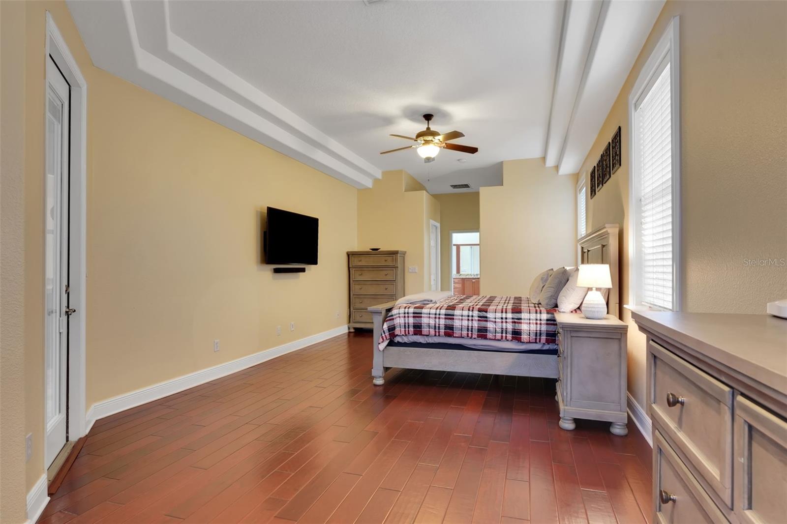 Image 15 of 51 For 914 Sweetgum Valley Place