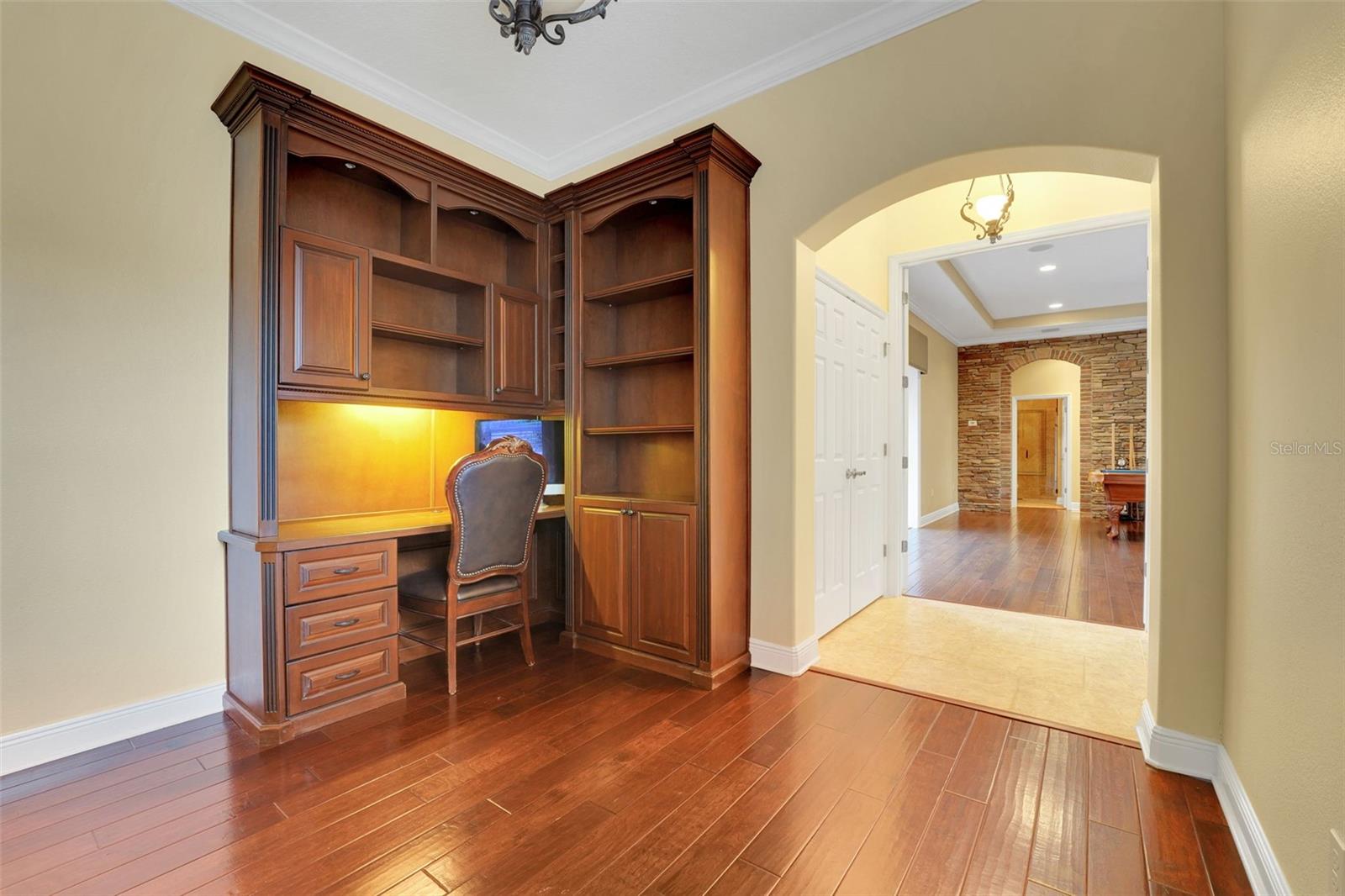 Image 35 of 51 For 914 Sweetgum Valley Place