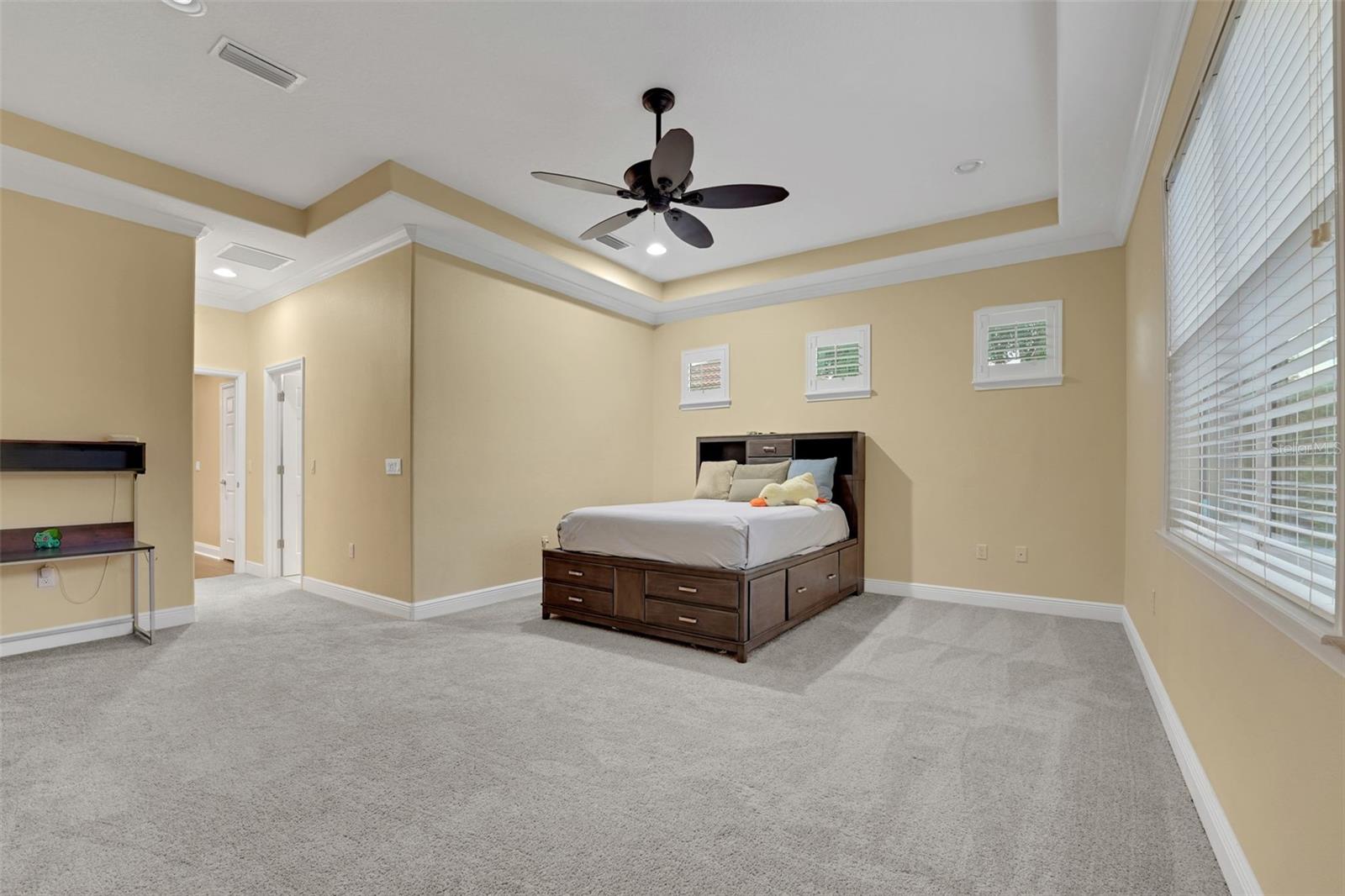 Image 36 of 51 For 914 Sweetgum Valley Place