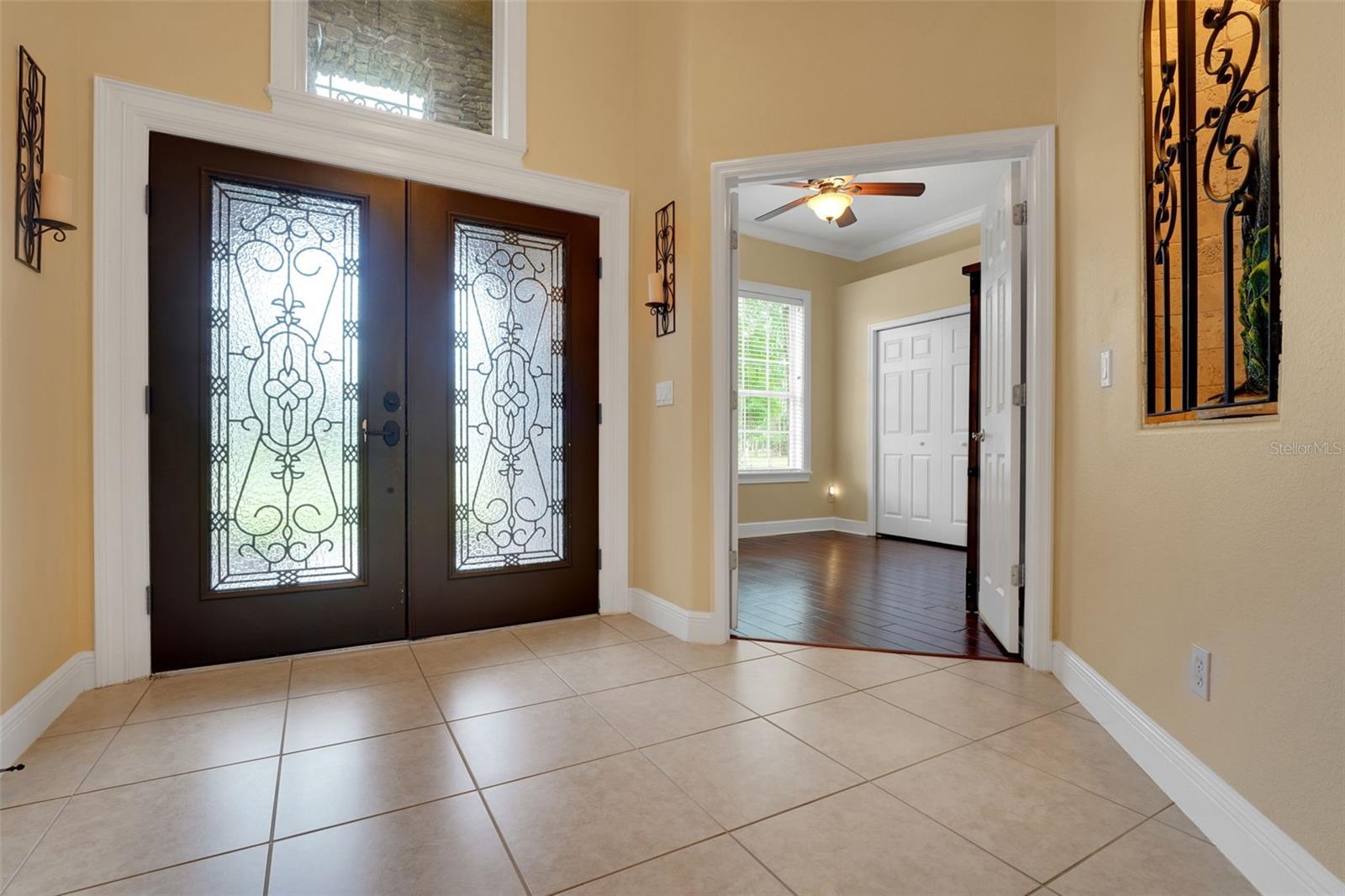 Image 4 of 51 For 914 Sweetgum Valley Place