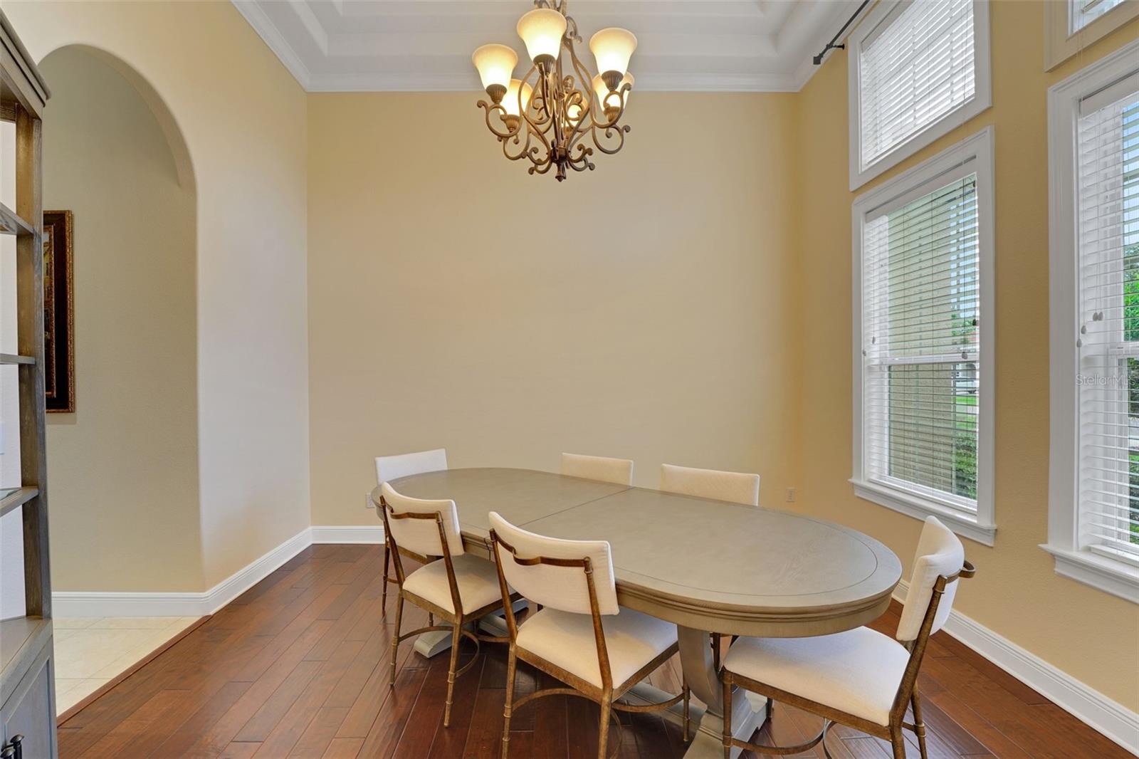 Image 6 of 51 For 914 Sweetgum Valley Place