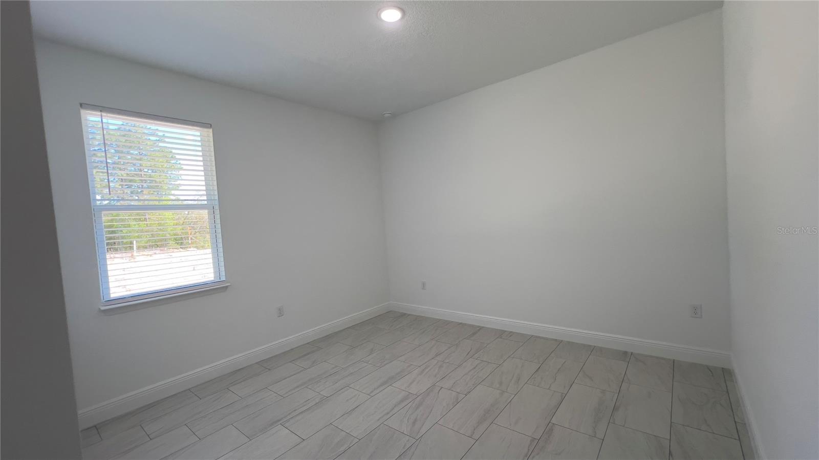 Image 21 of 34 For 16391 17th Terrace Road