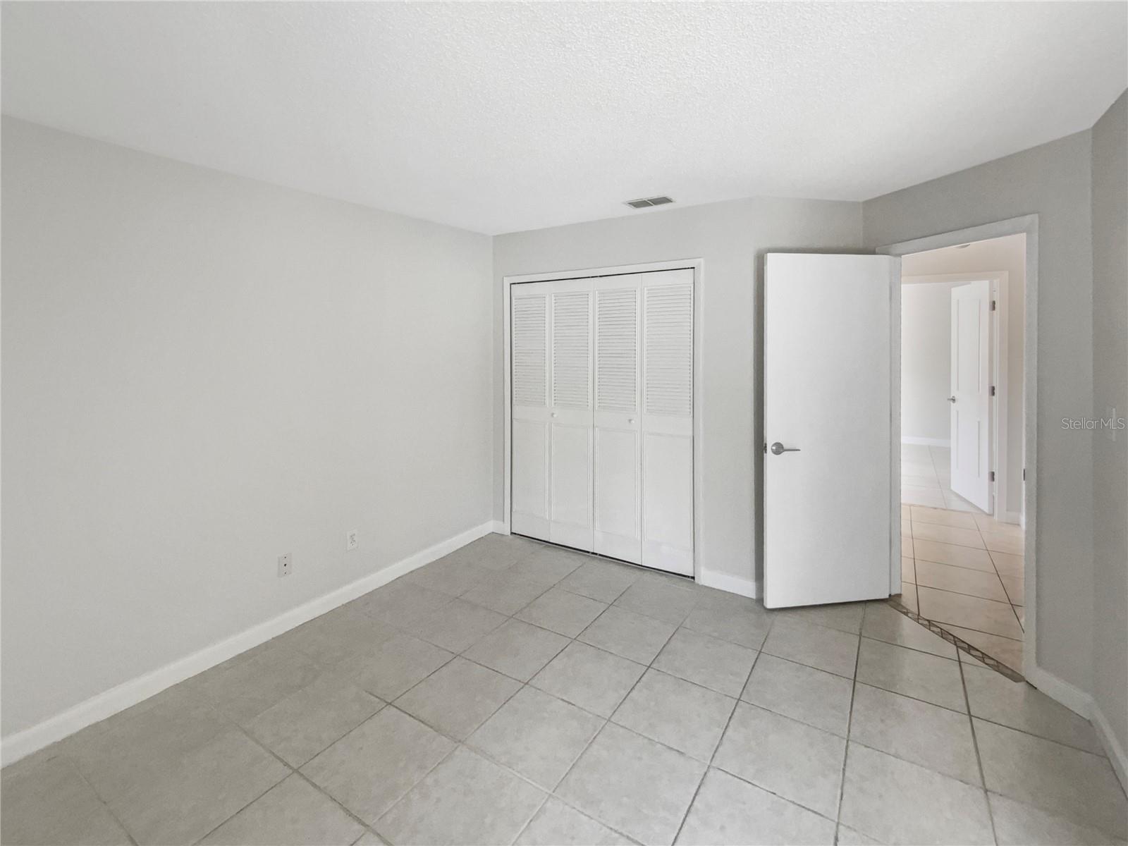 Image 11 of 33 For 4993 Heatherstone Place