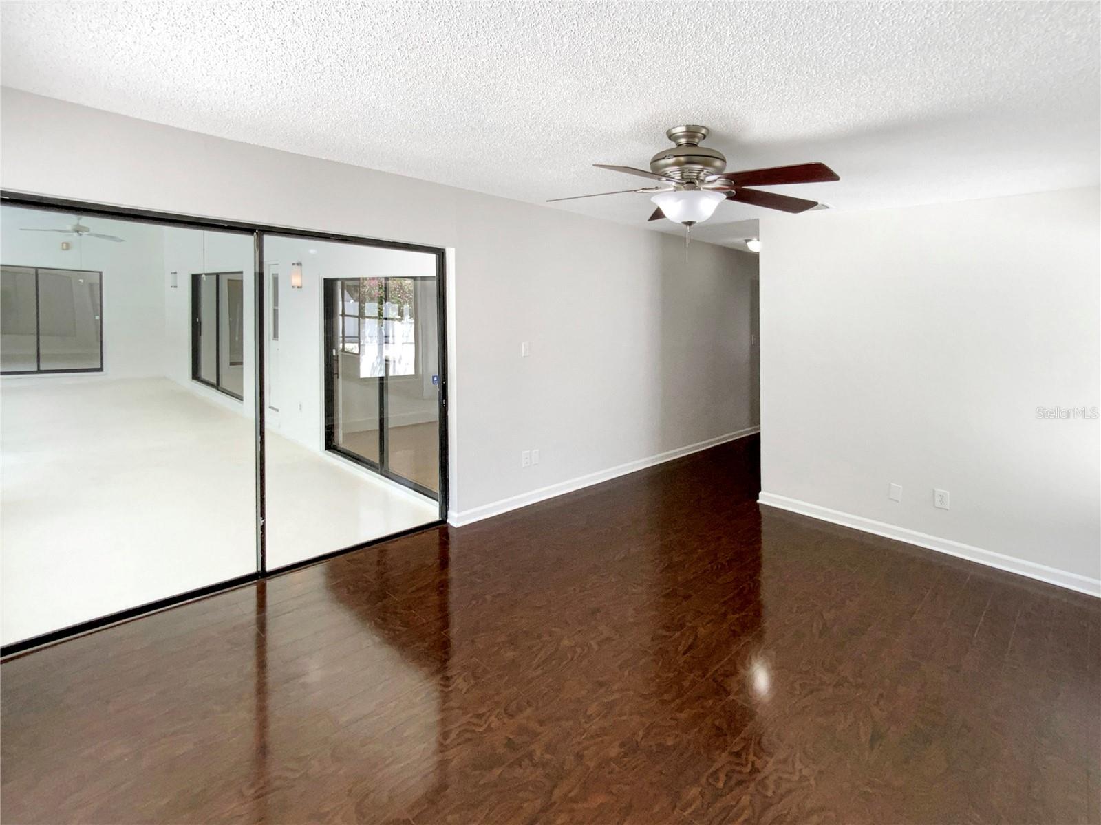 Image 18 of 33 For 4993 Heatherstone Place