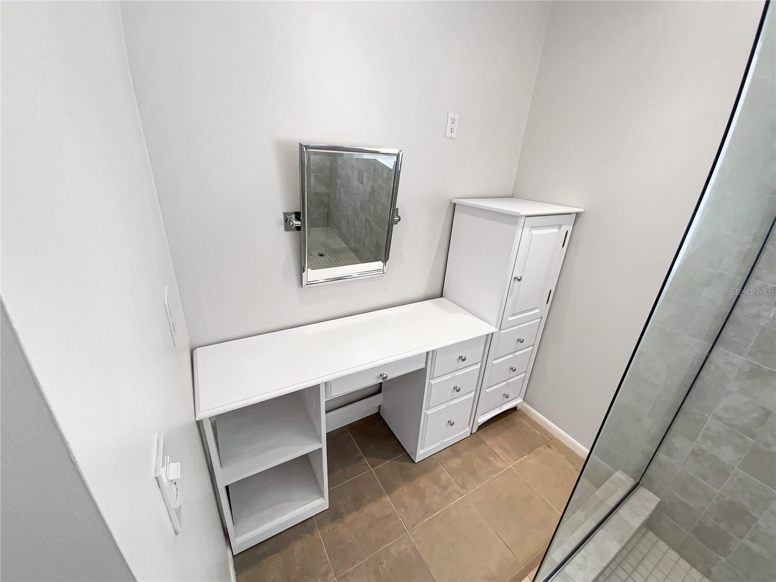 Image 26 of 33 For 4993 Heatherstone Place