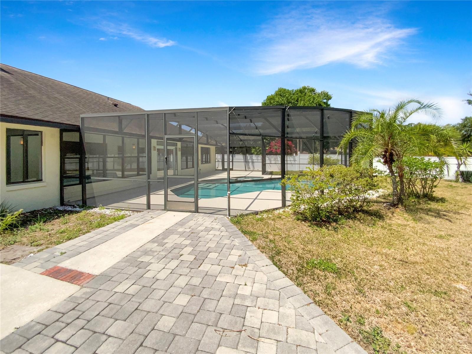 Image 28 of 33 For 4993 Heatherstone Place