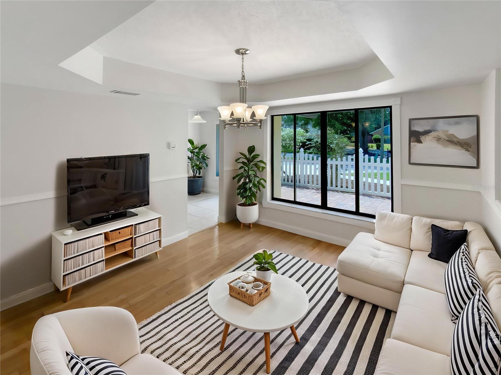 Image 3 of 33 For 4993 Heatherstone Place