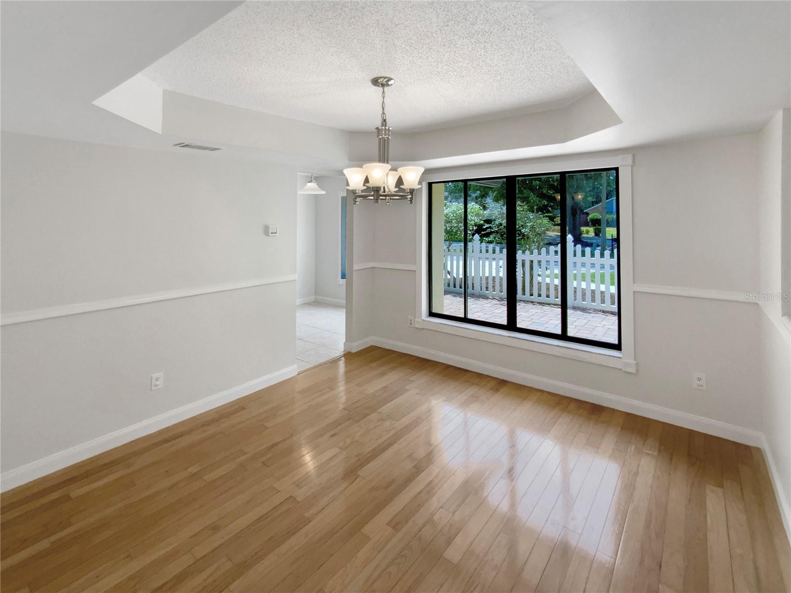 Image 4 of 33 For 4993 Heatherstone Place