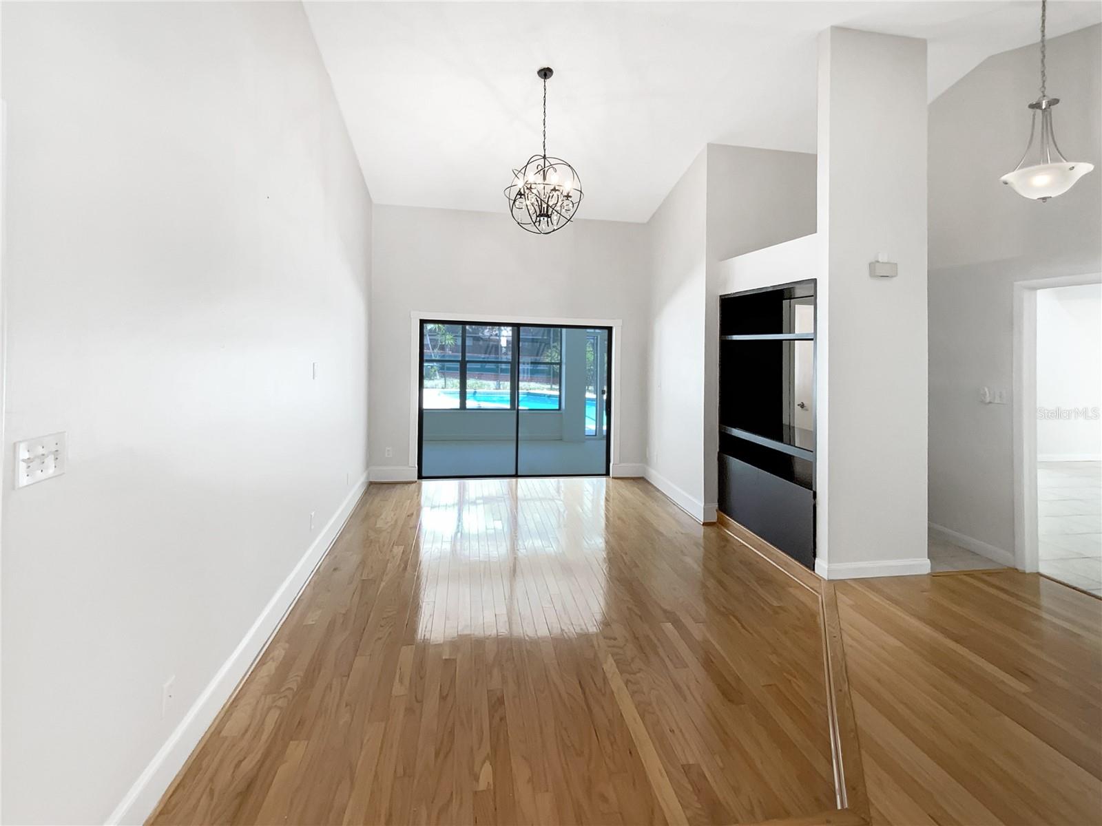 Image 5 of 33 For 4993 Heatherstone Place