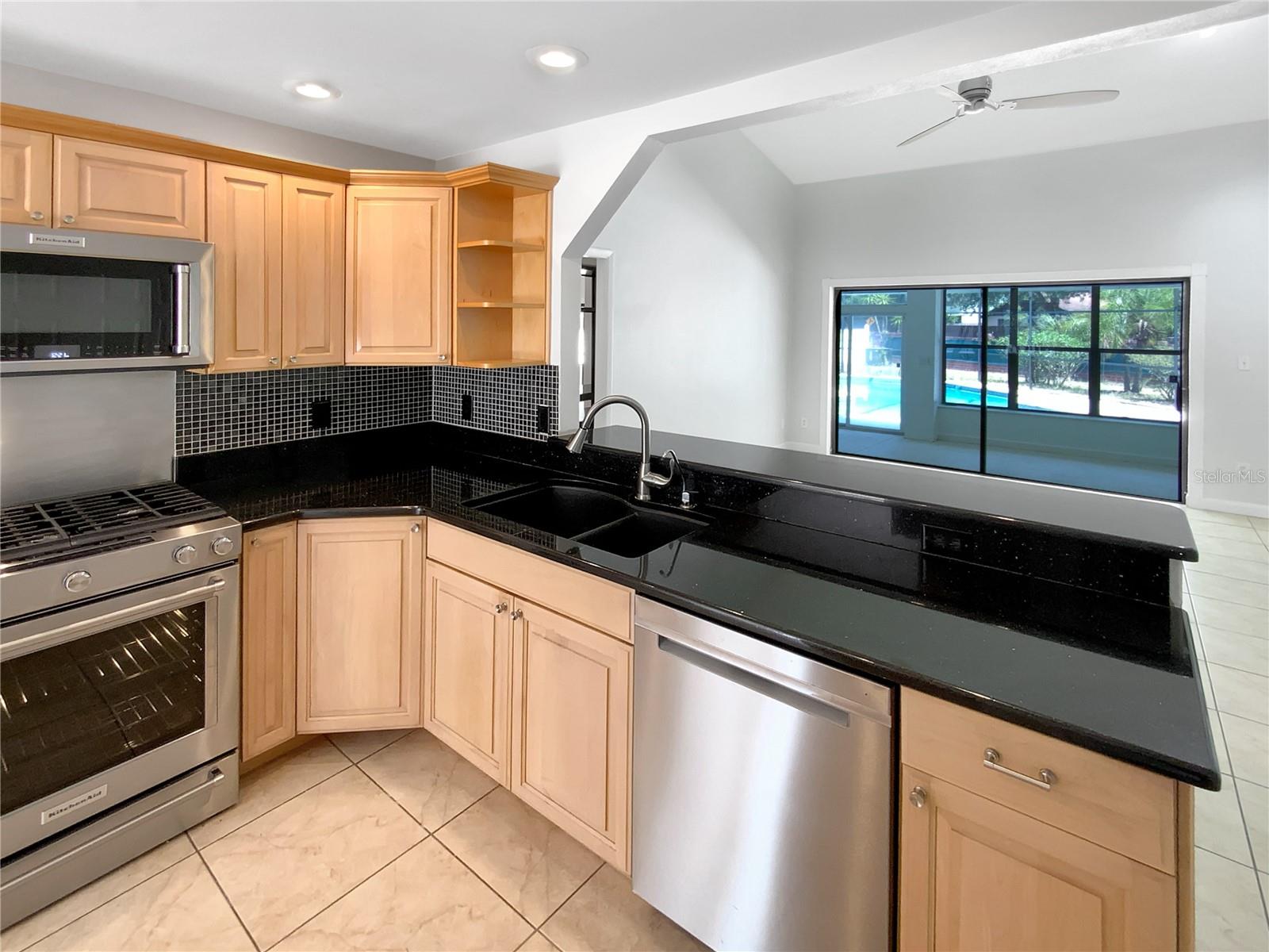 Image 7 of 33 For 4993 Heatherstone Place