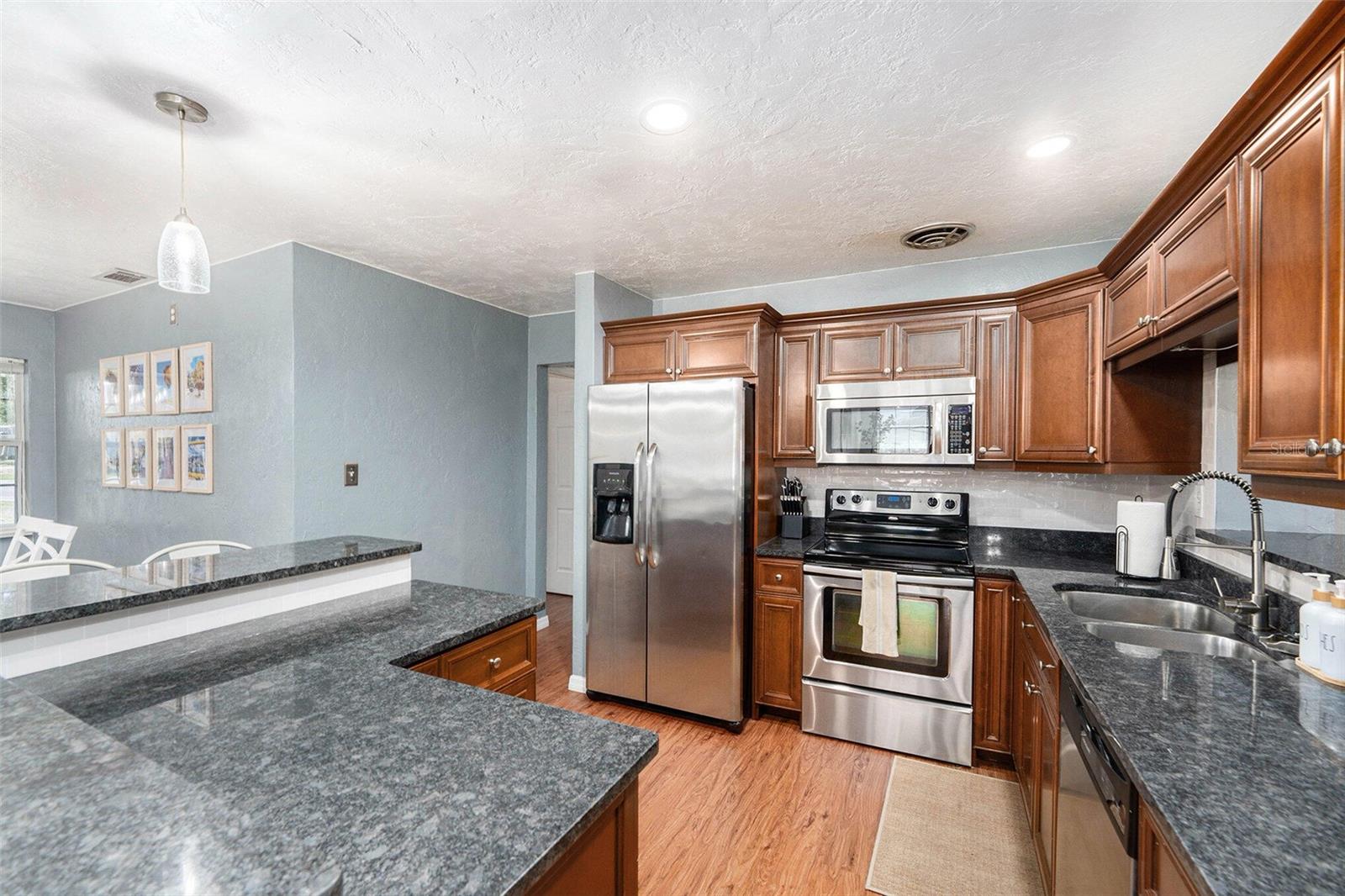 Image 10 of 28 For 6801 16th Street N
