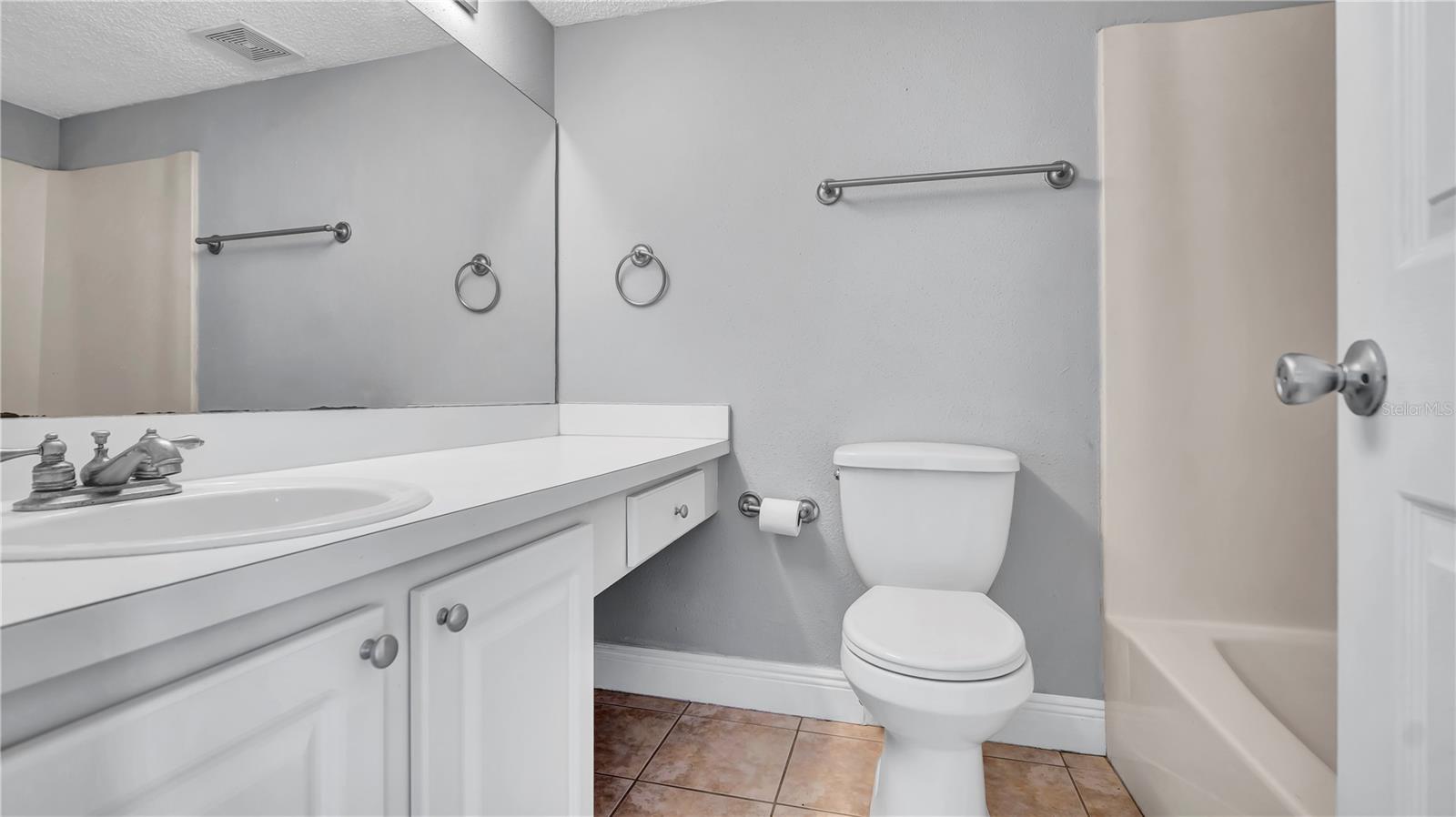 Image 10 of 25 For 115 Oyster Bay Circle 260