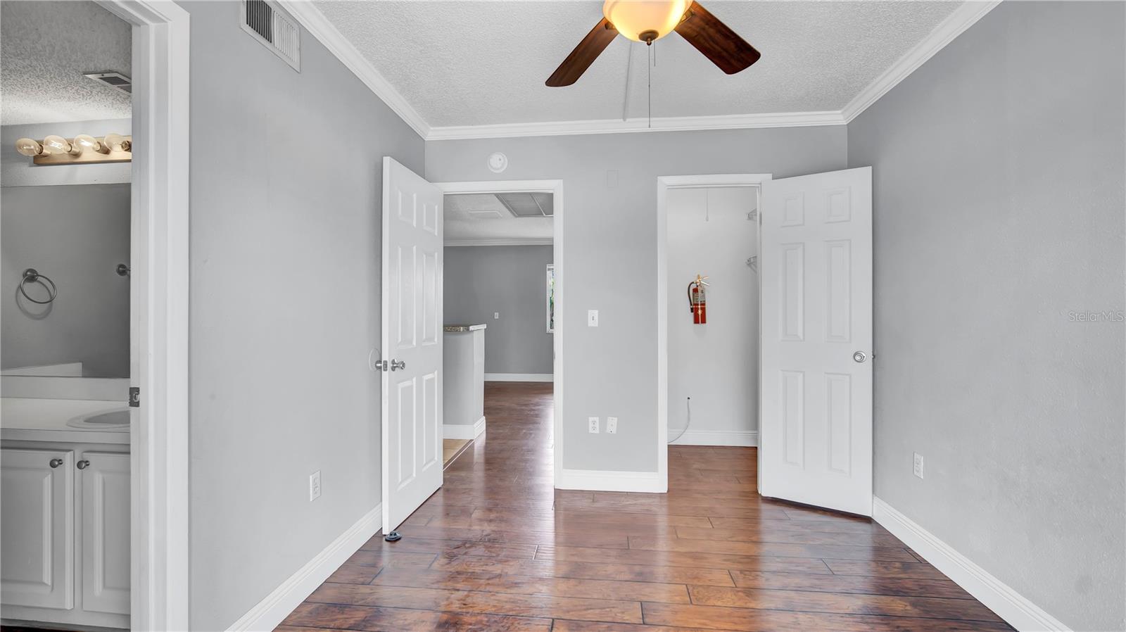 Image 15 of 25 For 115 Oyster Bay Circle 260