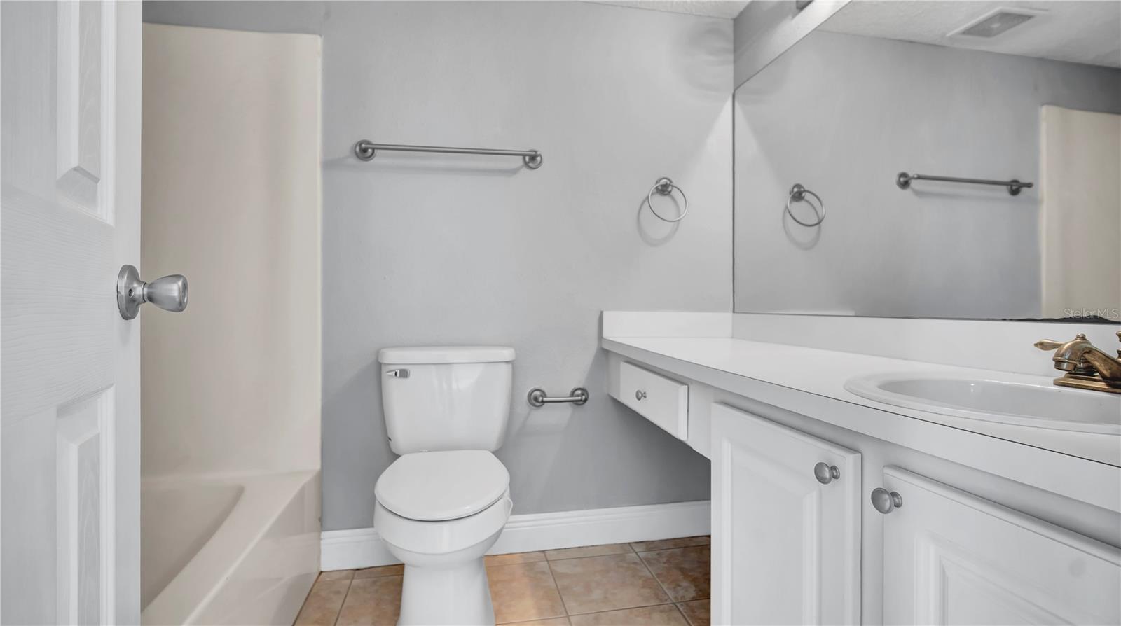 Image 16 of 25 For 115 Oyster Bay Circle 260