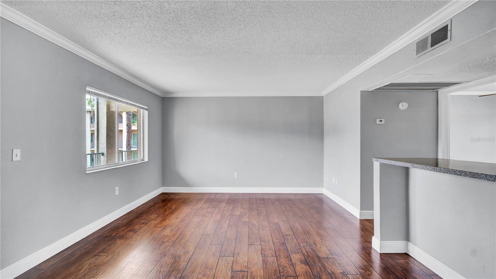 Image 4 of 25 For 115 Oyster Bay Circle 260