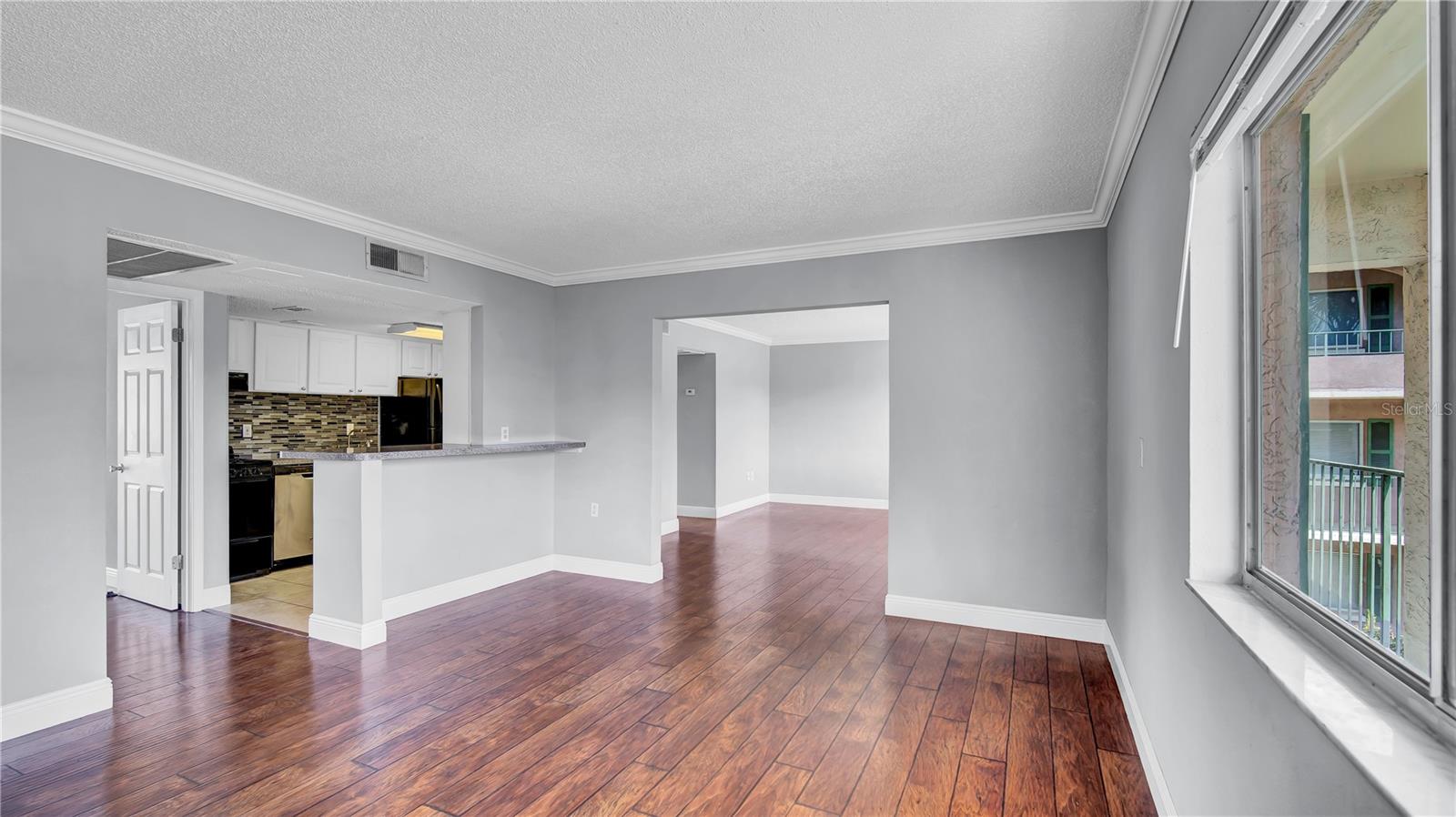 Image 5 of 25 For 115 Oyster Bay Circle 260