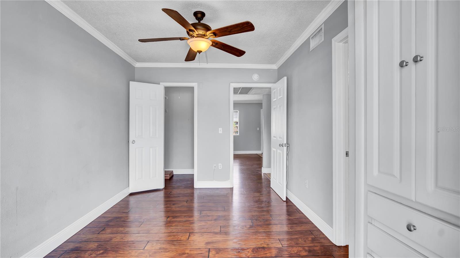 Image 8 of 25 For 115 Oyster Bay Circle 260