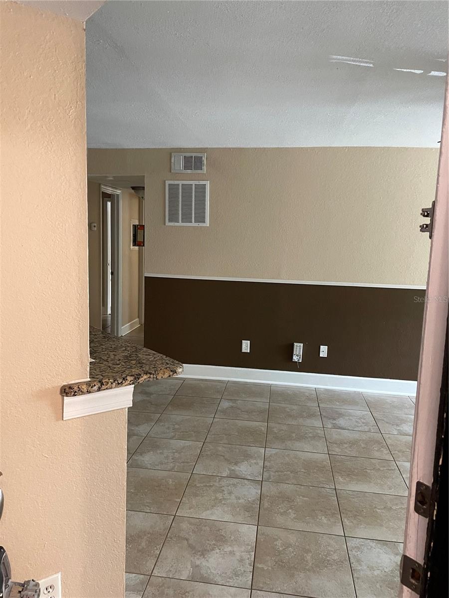 Image 5 of 18 For 4512 Commander Drive 1725