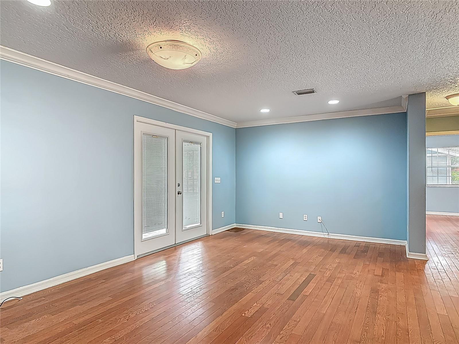 Image 9 of 32 For 499 Beresford Road