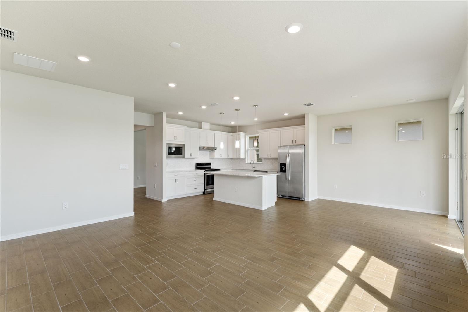 Image 10 of 42 For 6121 Blue Pond Way