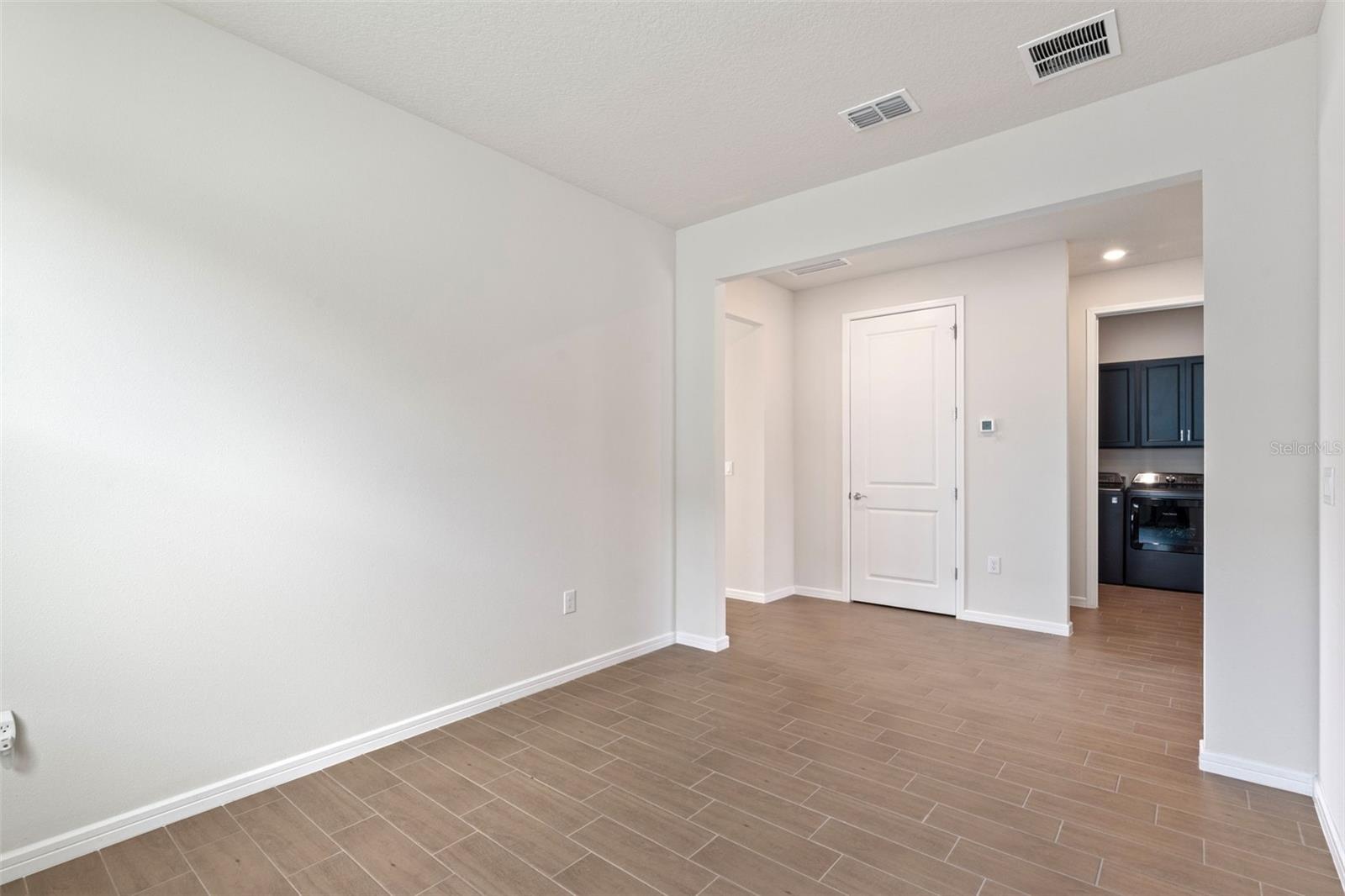 Image 13 of 42 For 6121 Blue Pond Way