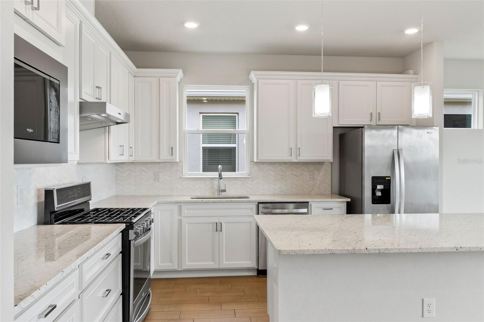 Image 7 of 42 For 6121 Blue Pond Way