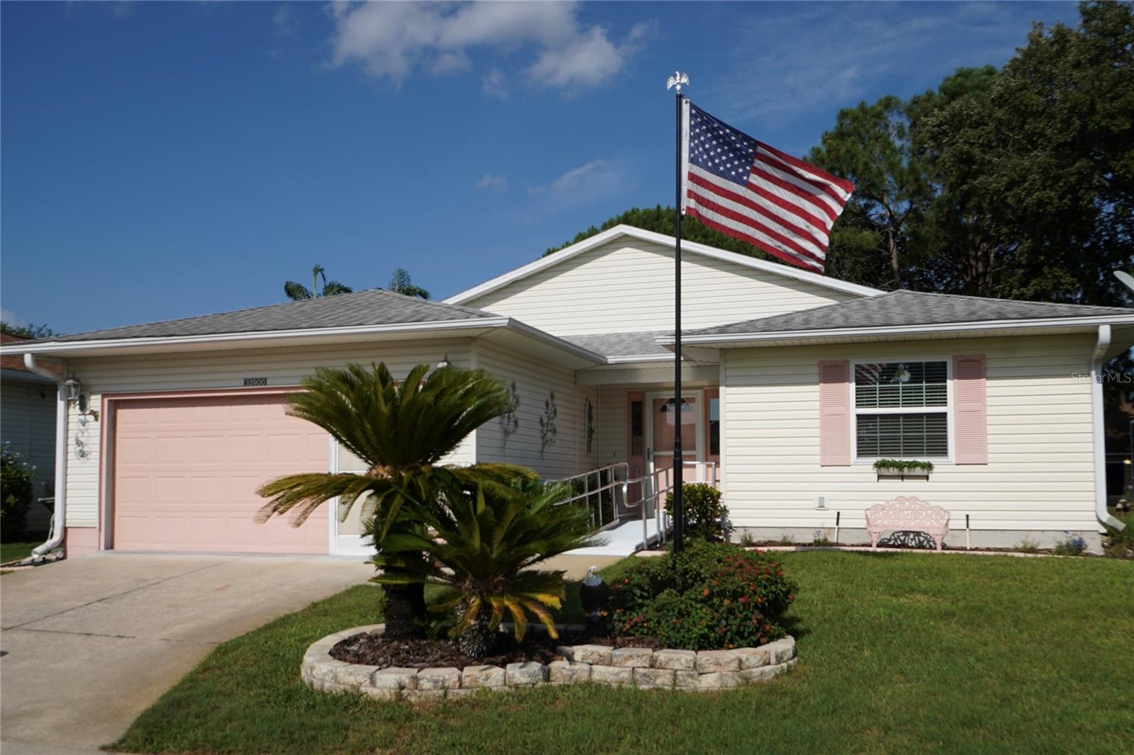 Details for 32900 Crooked Oaks Lane, LEESBURG, FL 34748