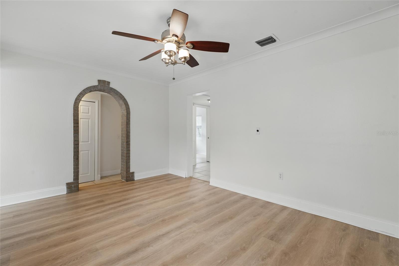 Image 10 of 32 For 3204 Amherst Avenue