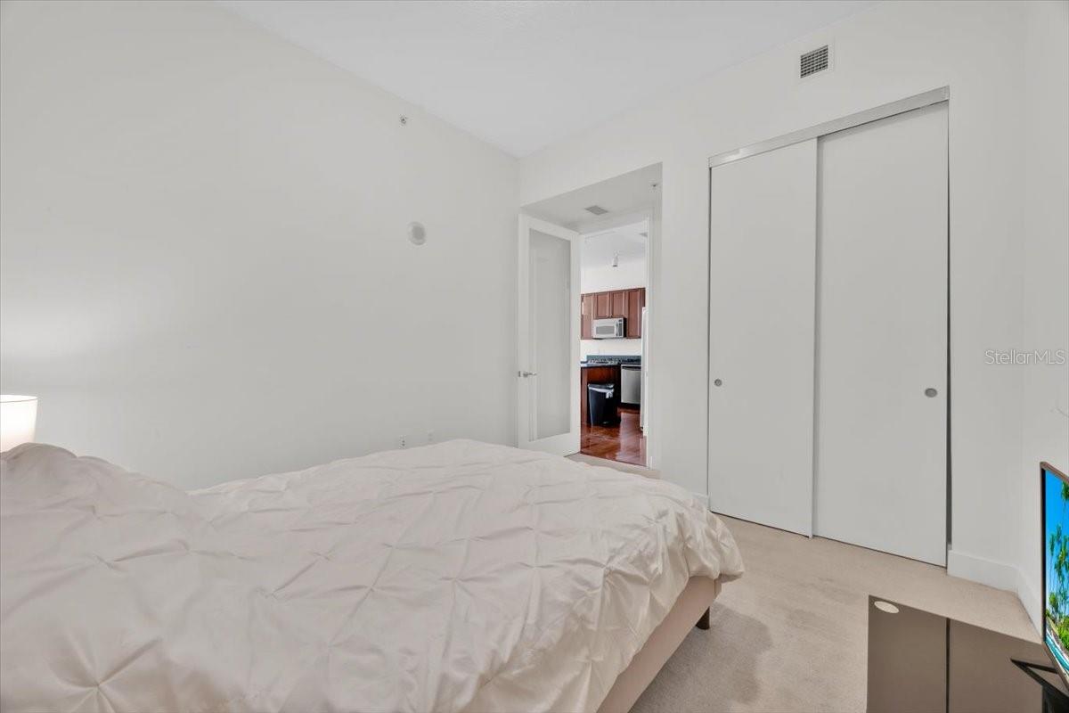Image 10 of 34 For 150 Robinson Street 2408