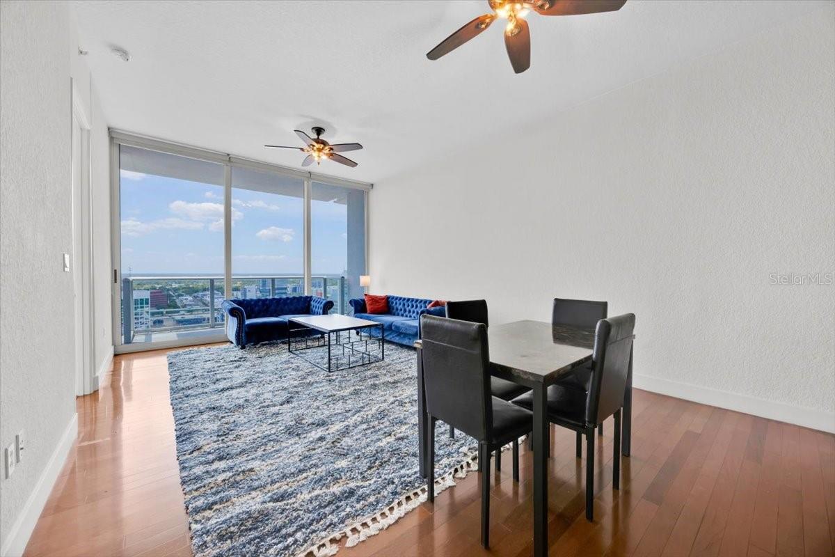 Image 11 of 34 For 150 Robinson Street 2408