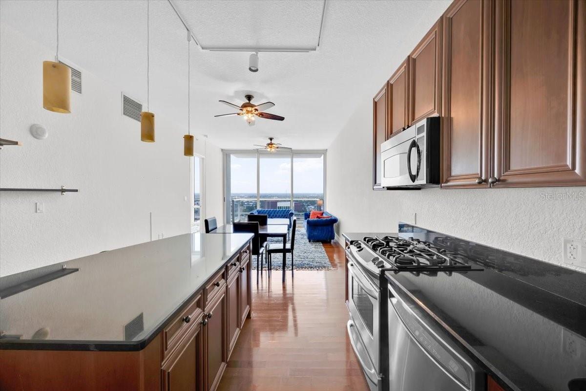 Image 6 of 34 For 150 Robinson Street 2408