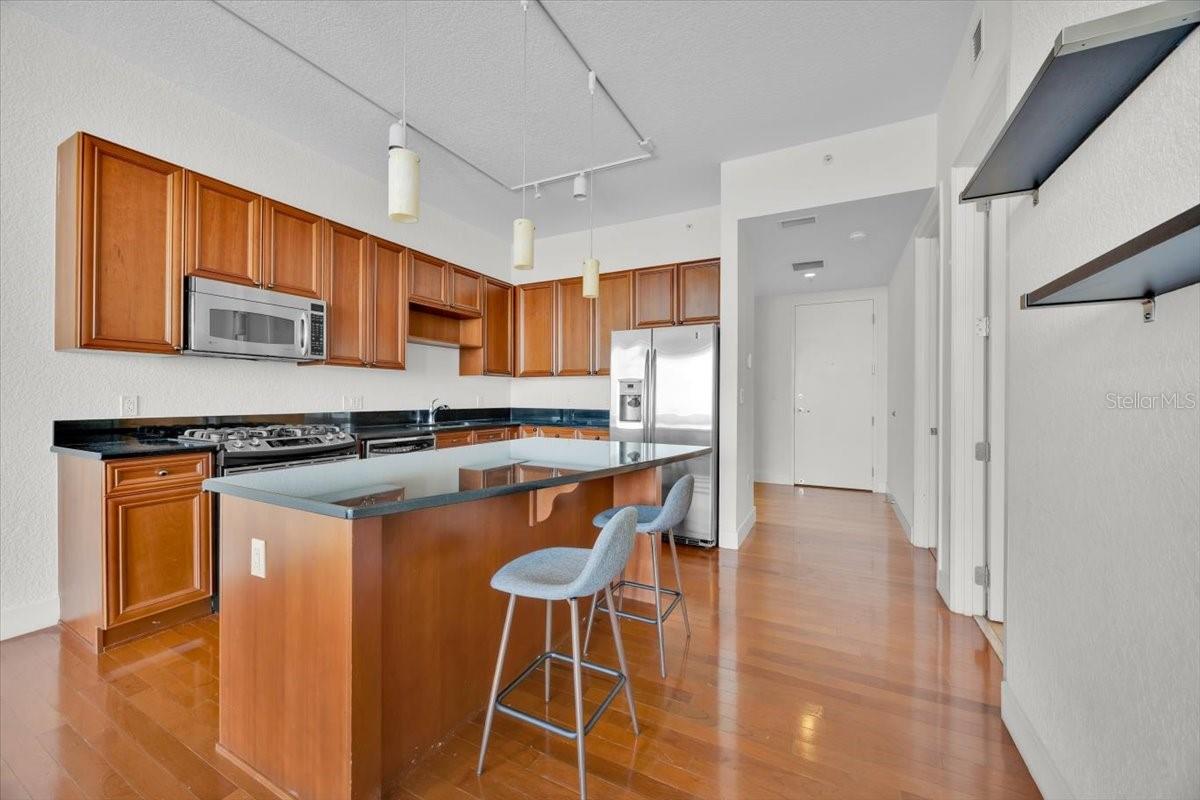 Image 8 of 34 For 150 Robinson Street 2408