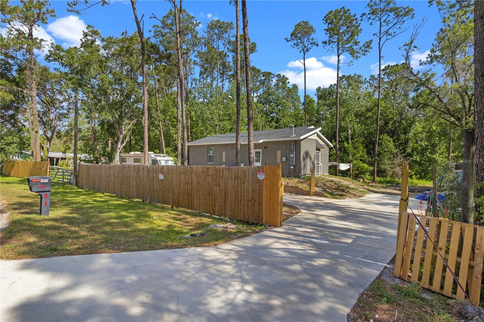 Details for 1611 Creekwood Run, LAKELAND, FL 33809