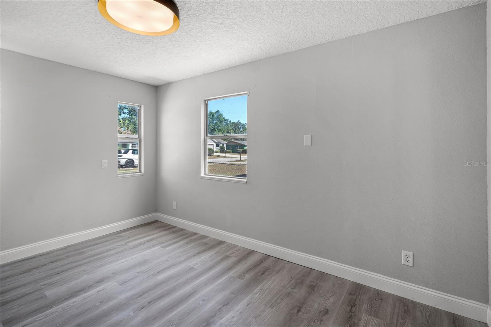 Image 11 of 36 For 2105 9th Street Ne