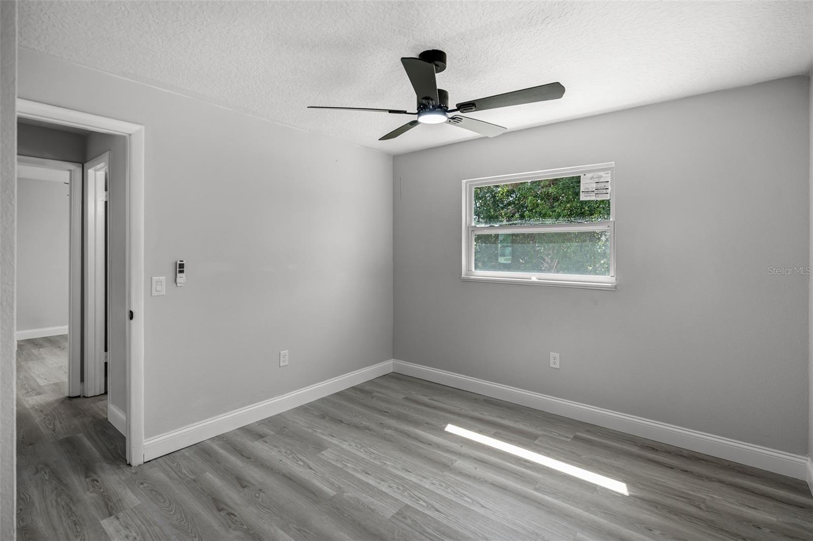 Image 21 of 36 For 2105 9th Street Ne