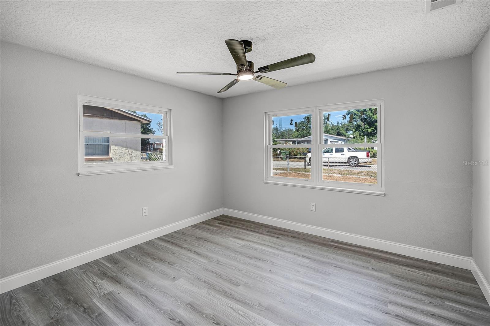 Image 24 of 36 For 2105 9th Street Ne