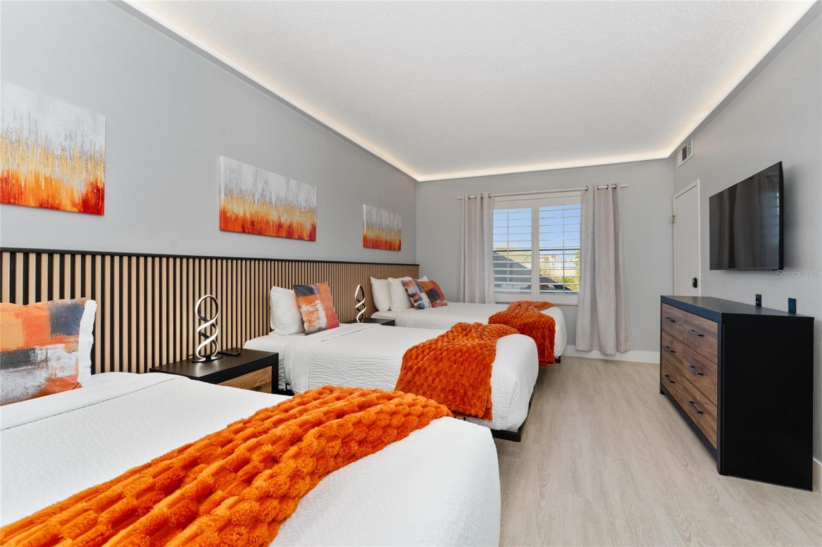 Image 13 of 28 For 7601 Canada Avenue 305