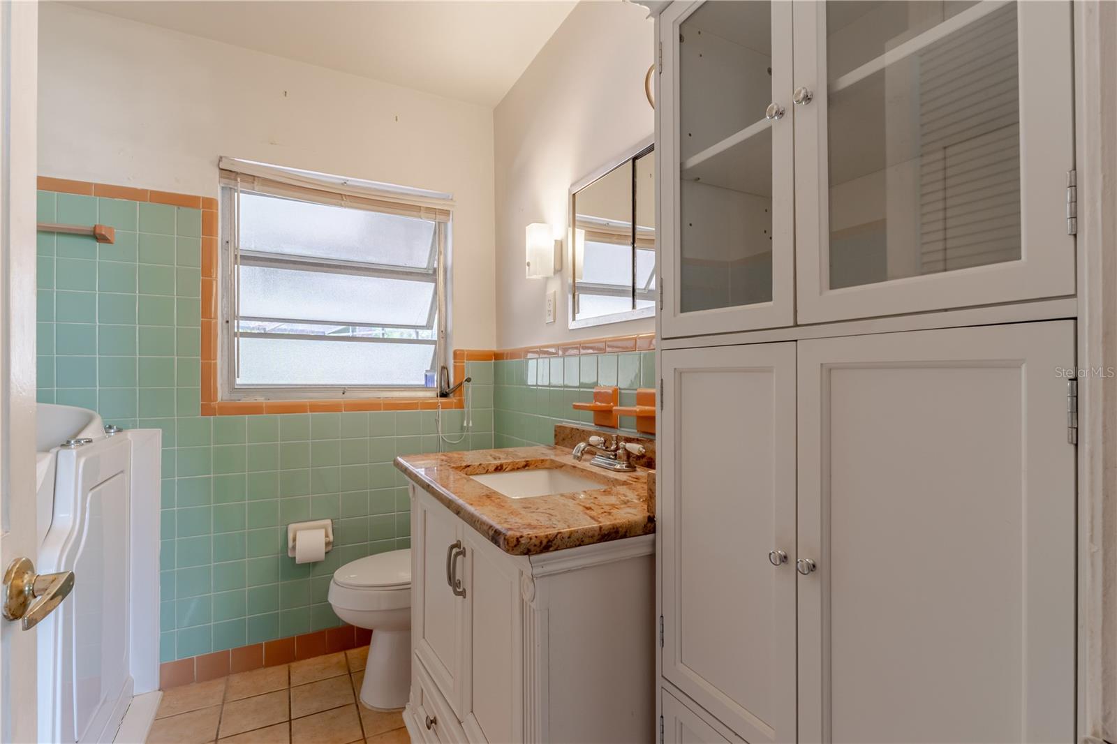 Image 11 of 31 For 1108 Gibson Street