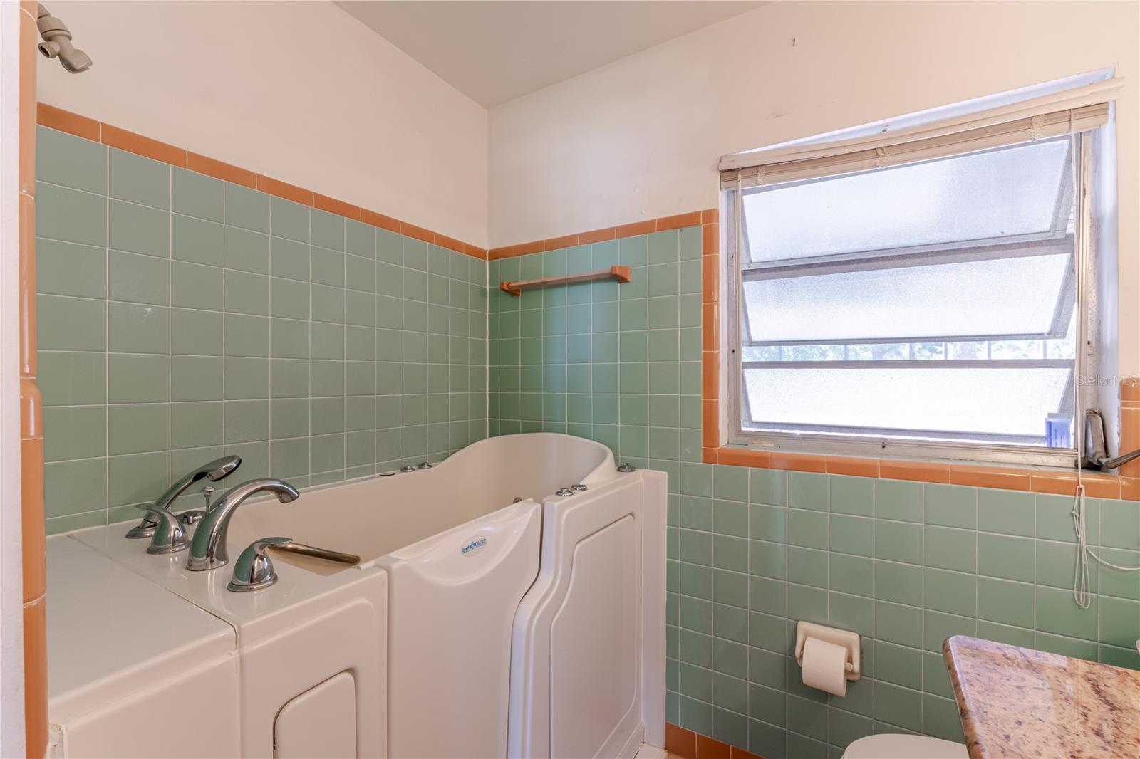Image 12 of 31 For 1108 Gibson Street
