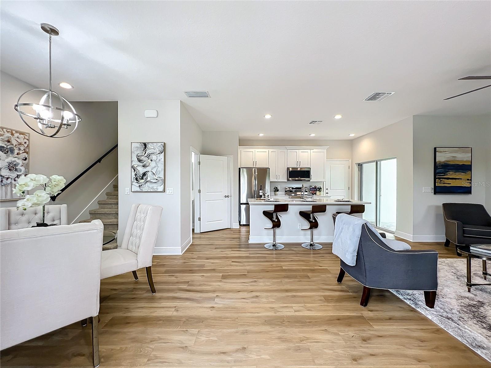 Image 3 of 37 For 2220 Bumby Avenue 110