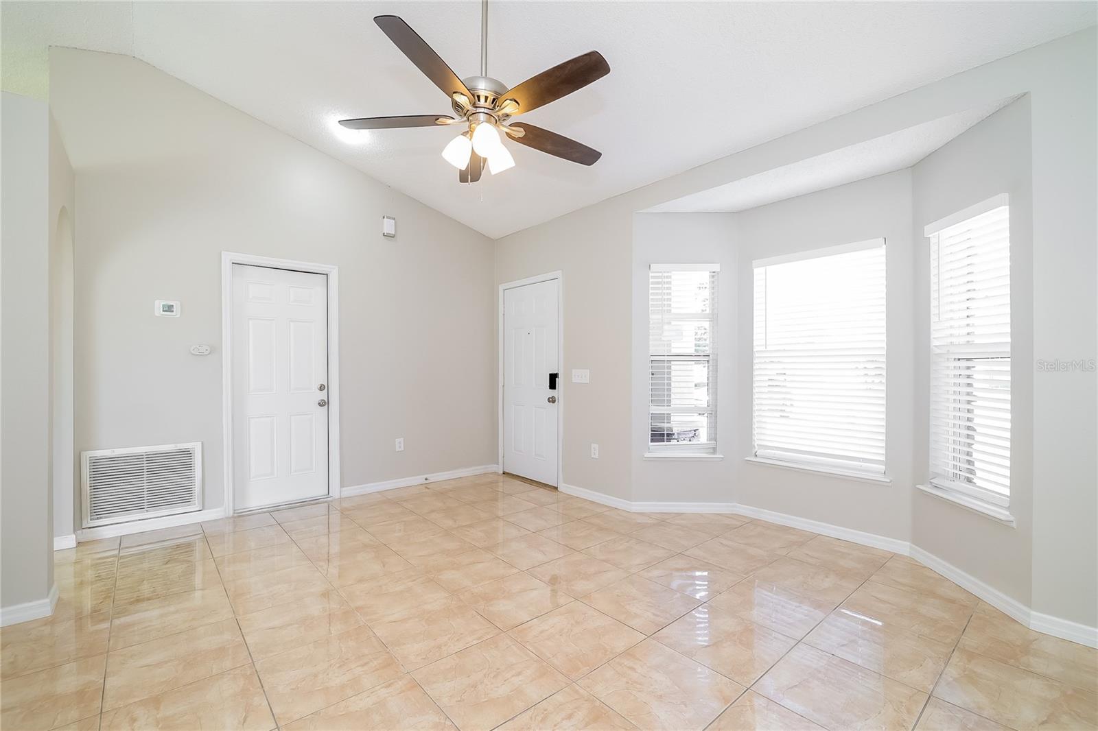 Image 4 of 16 For 321 Erie Drive