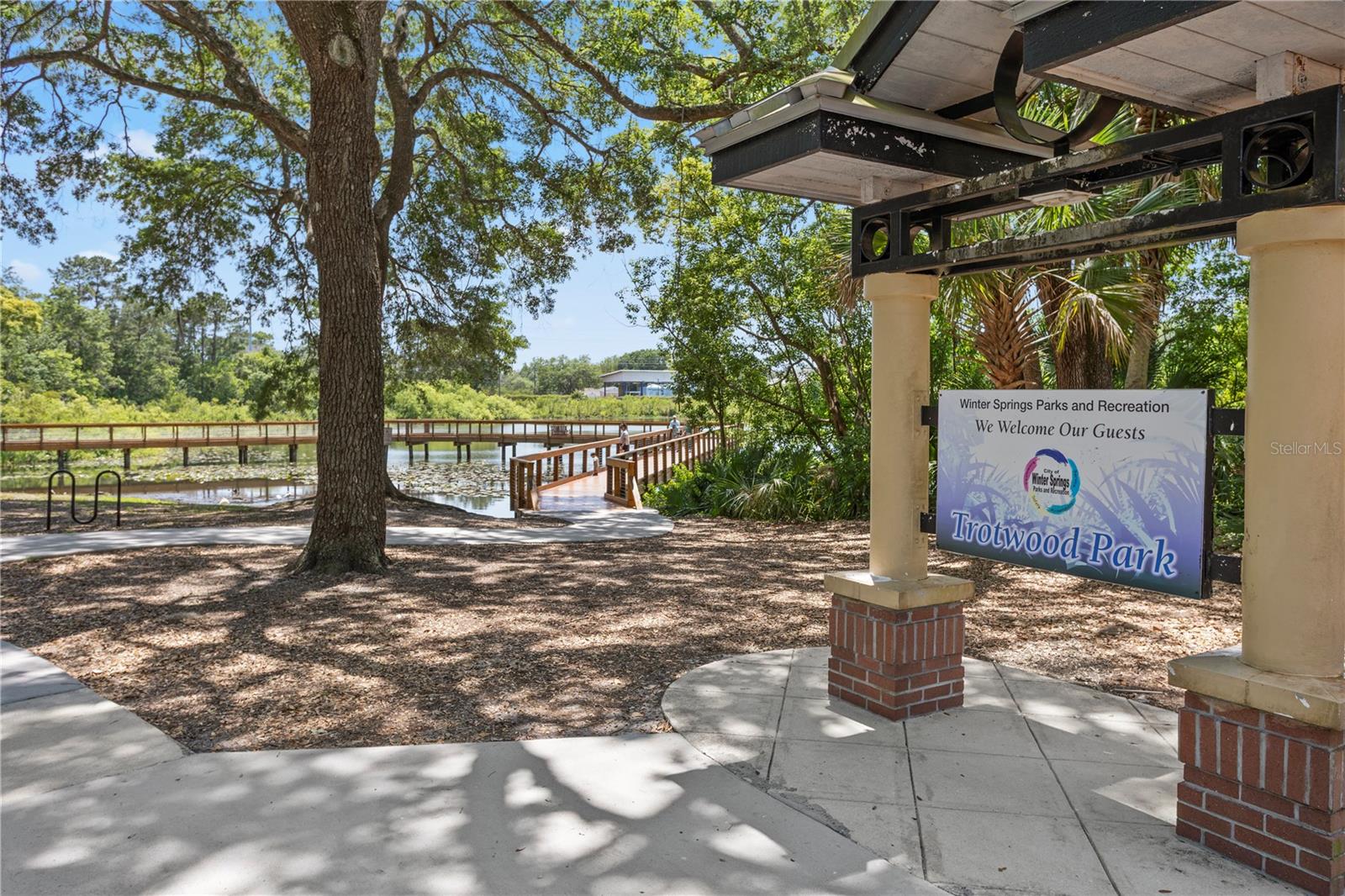 Image 40 of 52 For 611 Casa Park A Court